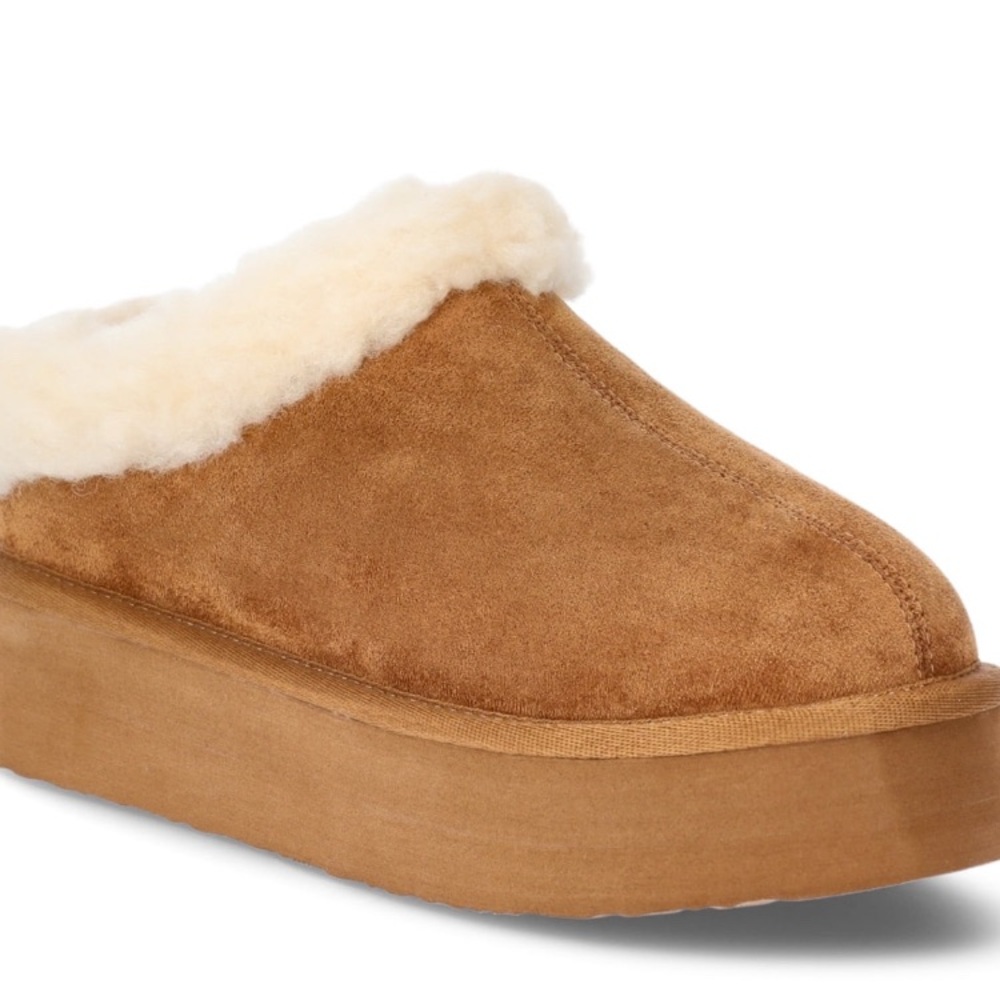 Women's Tan Shearling Slip-On Shoes